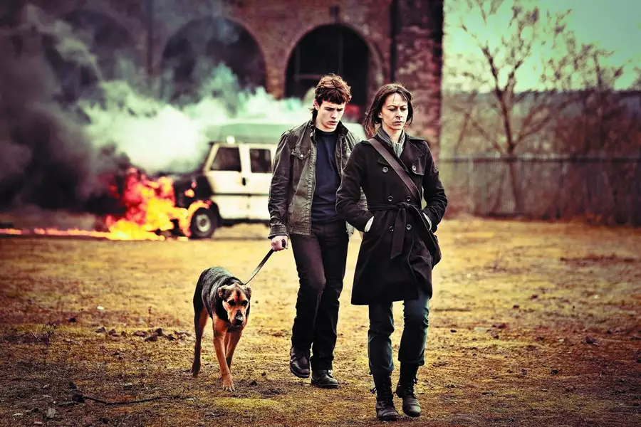 Outcast - galeria zdjęć - filmweb