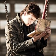 Outcast - galeria zdjęć - filmweb