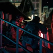 iHostage - galeria zdjęć - filmweb