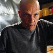 Bezlitosna - galeria zdjęć - filmweb