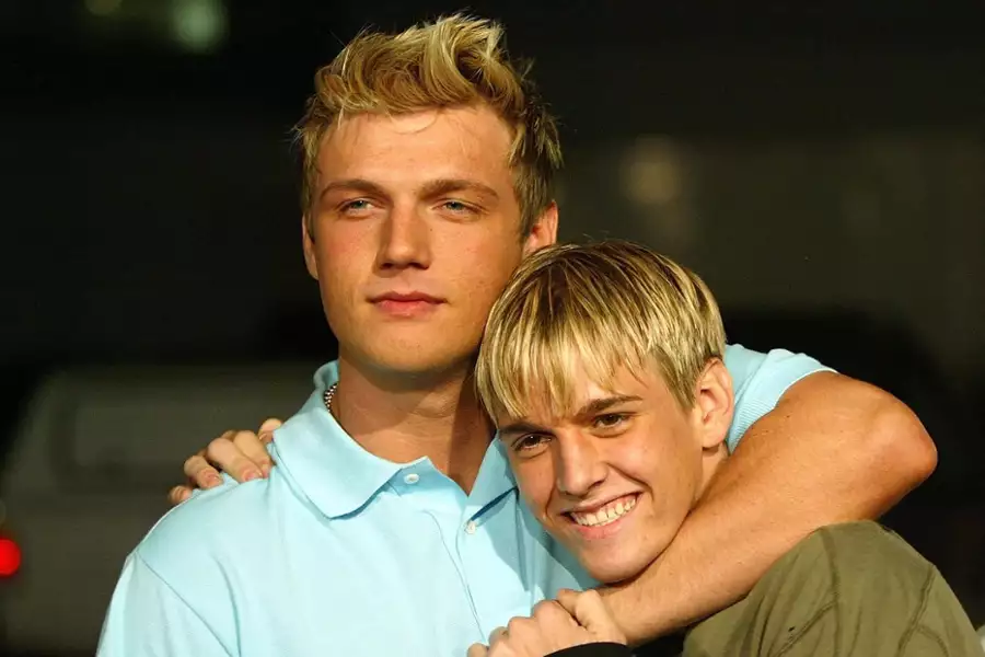 Upadli idole: Nick i Aaron Carter - galeria zdjęć - filmweb