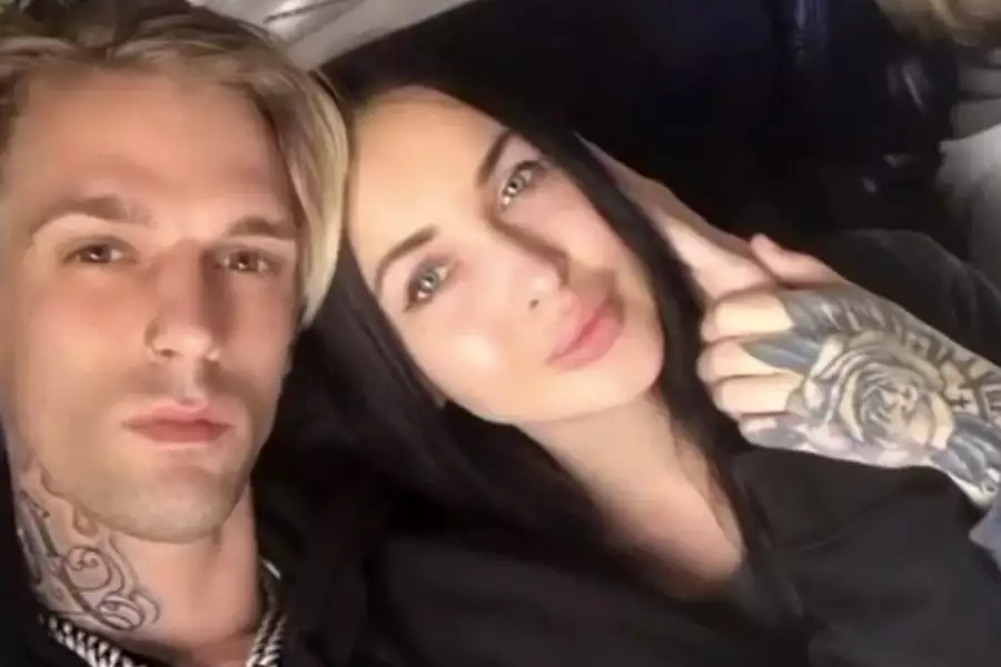 Upadli idole: Nick i Aaron Carter - galeria zdjęć - filmweb