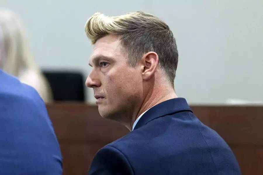 Upadli idole: Nick i Aaron Carter - galeria zdjęć - filmweb