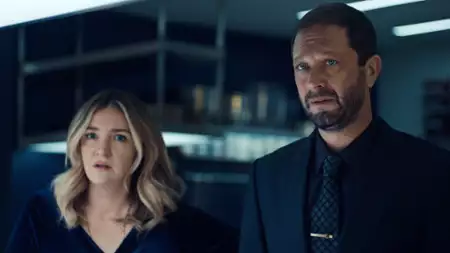 The Bear - galeria zdjęć - filmweb