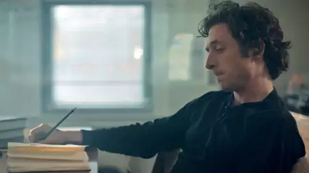 The Bear - galeria zdjęć - filmweb