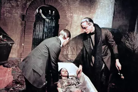 Krew dla Draculi - galeria zdjęć - filmweb