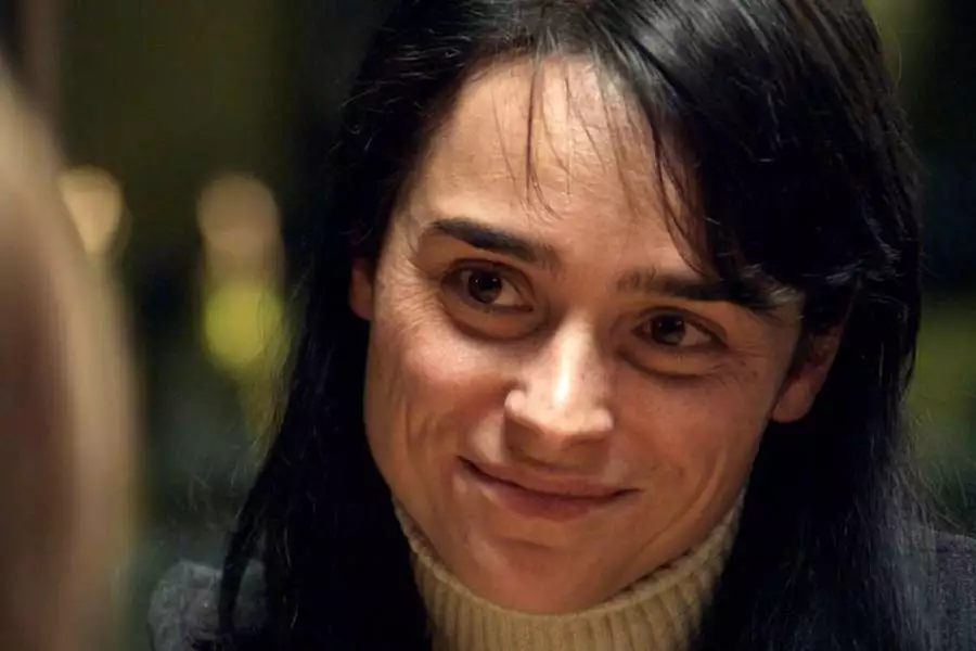 Karen płacze w autobusie - galeria zdjęć - filmweb