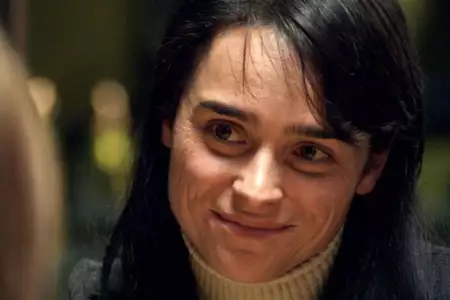 Karen płacze w autobusie - galeria zdjęć - filmweb