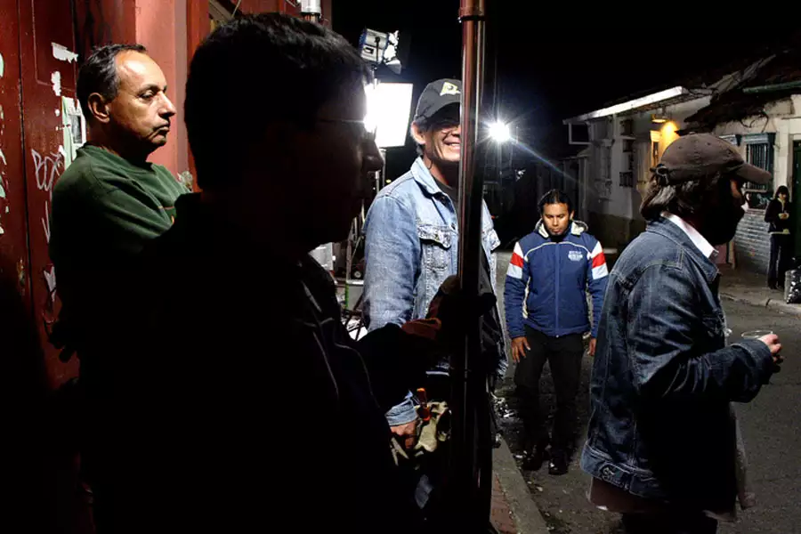 Karen płacze w autobusie - galeria zdjęć - filmweb