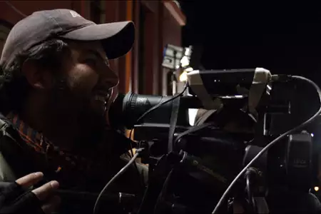 Karen płacze w autobusie - galeria zdjęć - filmweb