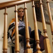 Don't Trust the B---- in Apartment 23 - galeria zdjęć - filmweb