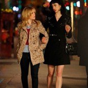 Don't Trust the B---- in Apartment 23 - galeria zdjęć - filmweb