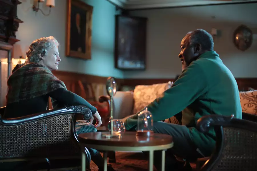 Odwieczna córka - galeria zdjęć - filmweb