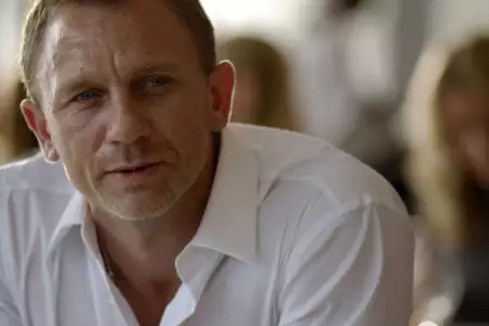 Zakochany głupiec - galeria zdjęć - filmweb