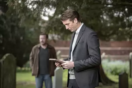 After Life - galeria zdjęć - filmweb