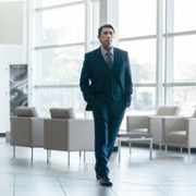 Lou Diamond Phillips w Pani sprzątająca