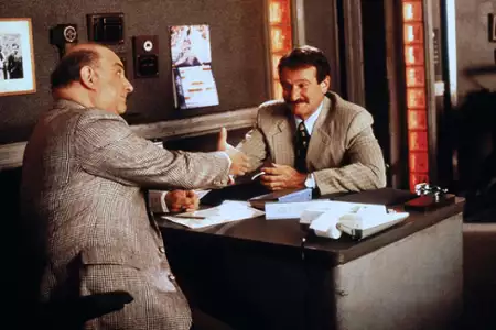 Sprzedawca cadillak&oacute;w - galeria zdjęć - filmweb