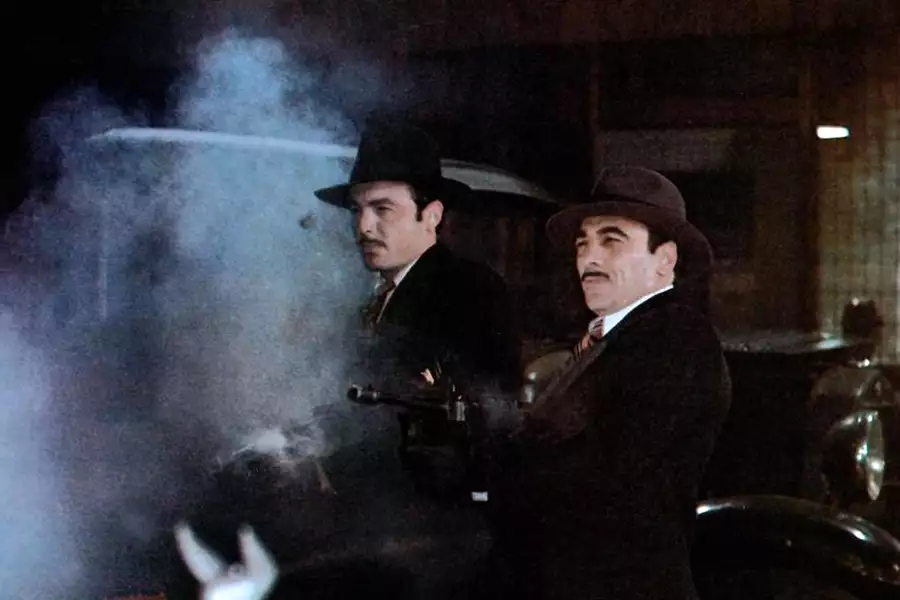 Capone - galeria zdjęć - filmweb