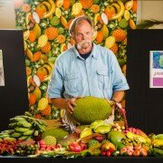 The Fruit Hunters - galeria zdjęć - filmweb