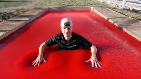 Sezon 1 Odcinek 3 World's Largest Jello Pool