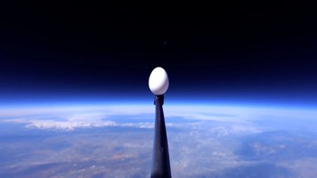 Sezon 1 Odcinek 6 Egg Drop From Space