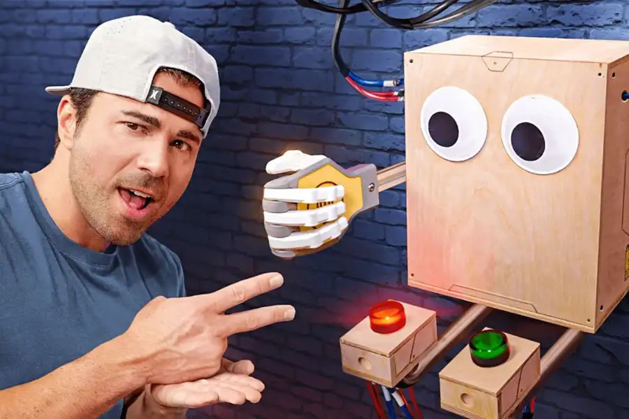 Mark Rober: CrunchLabs - galeria zdjęć - filmweb