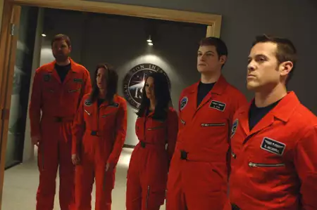 Defying Gravity - galeria zdjęć - filmweb