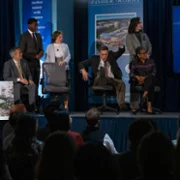 Krzesła - galeria zdjęć - filmweb