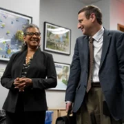 The Chair Company - galeria zdjęć - filmweb