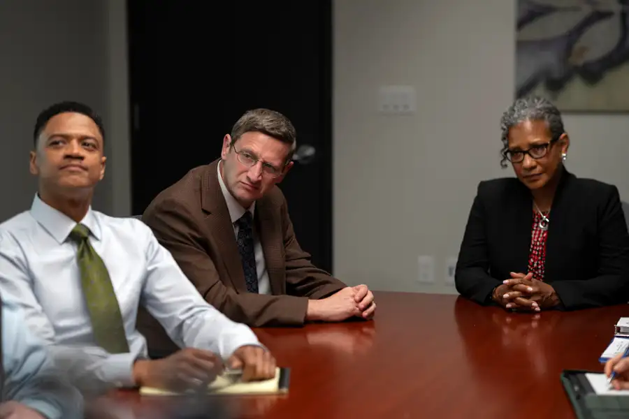 Krzesła - galeria zdjęć - filmweb