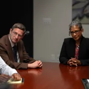 The Chair Company - galeria zdjęć - filmweb