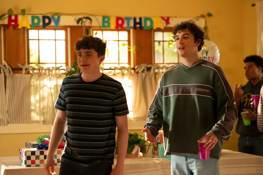 Krzesła - galeria zdjęć - filmweb