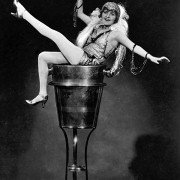 Champagne - galeria zdjęć - filmweb
