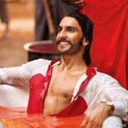 Gunday - galeria zdjęć - filmweb