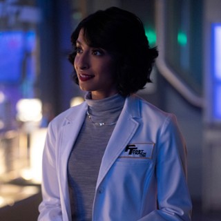 Dr Meena Dhawan / Fast Track