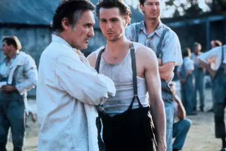 Chattahoochee - galeria zdjęć - filmweb