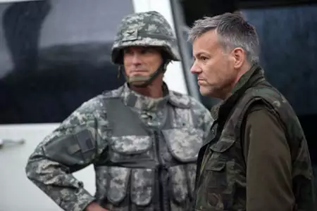 Air Force 1 zaginął - galeria zdjęć - filmweb