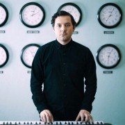 Radio Dreams - galeria zdjęć - filmweb