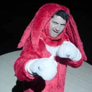 Knuckles - galeria zdjęć - filmweb