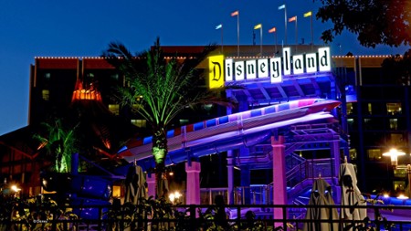 Sezon 1 Odcinek 7 Disneyland Hotel