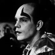 Cienie i mgła - galeria zdjęć - filmweb