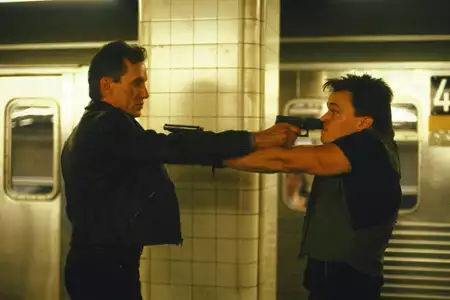 Ciężka pr&oacute;ba - galeria zdjęć - filmweb