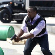 Alphas - galeria zdjęć - filmweb