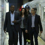 Alphas - galeria zdjęć - filmweb