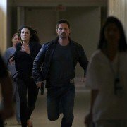 Alphas - galeria zdjęć - filmweb