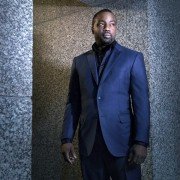 Alphas - galeria zdjęć - filmweb