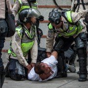 El país roto - galeria zdjęć - filmweb