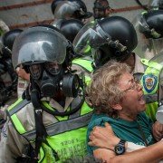 Rozdarty kraj - galeria zdjęć - filmweb