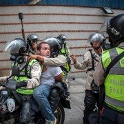 El país roto - galeria zdjęć - filmweb