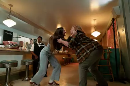 Stamtąd - galeria zdjęć - filmweb